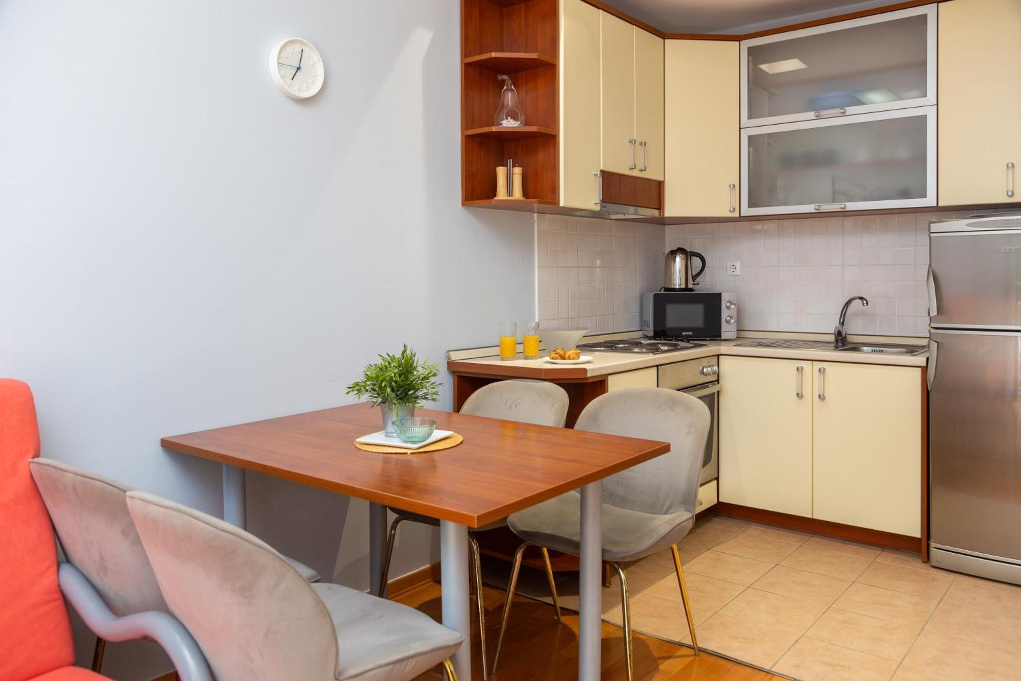 Brkic Apartments With Private Parking Makarská Exteriér fotografie